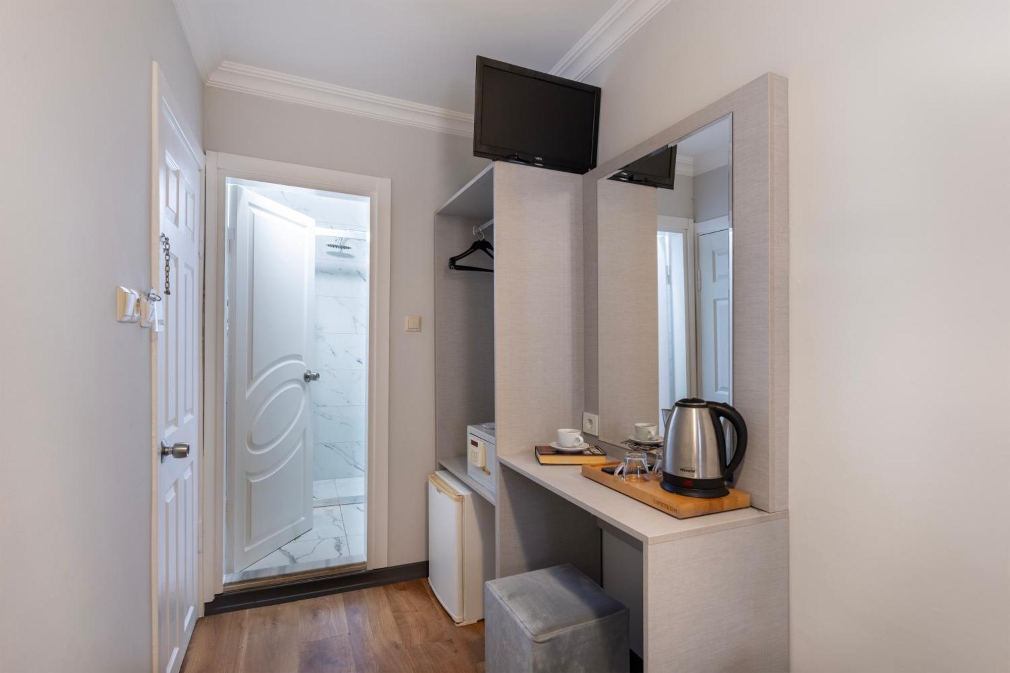 Taksim Trust Hotel Istanbul Bagian luar foto